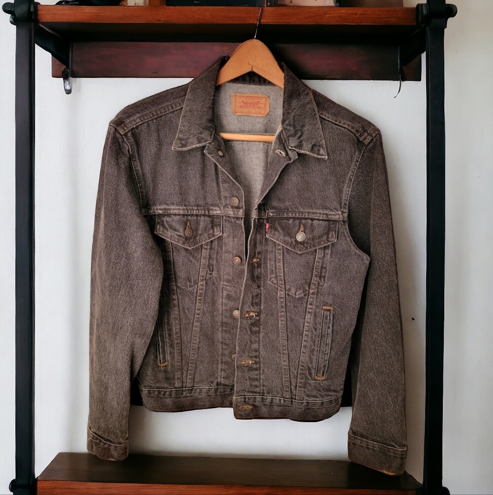 Levis men's 100% cotton Jean jacket, size 42